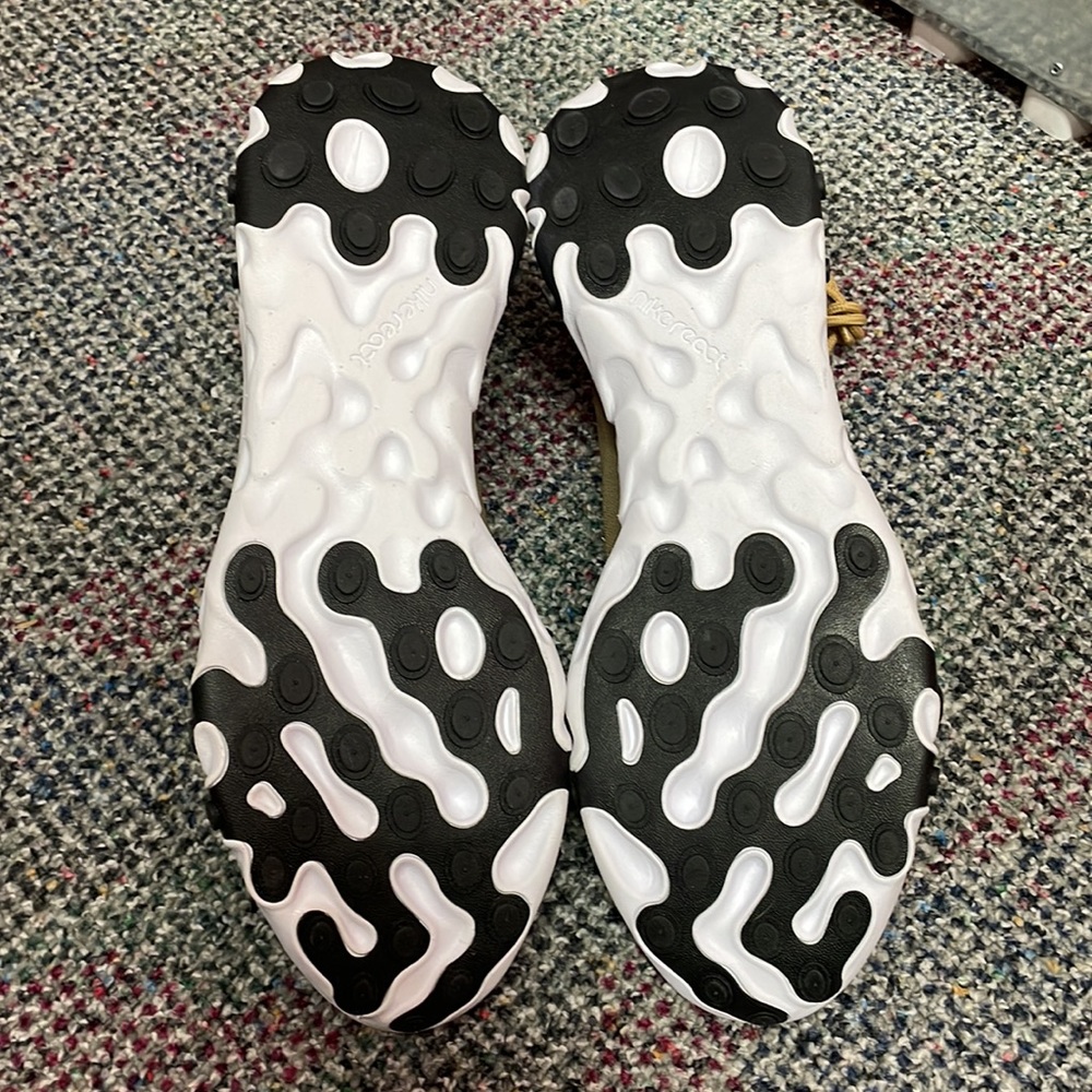 Nike - Picture 6 of 6
